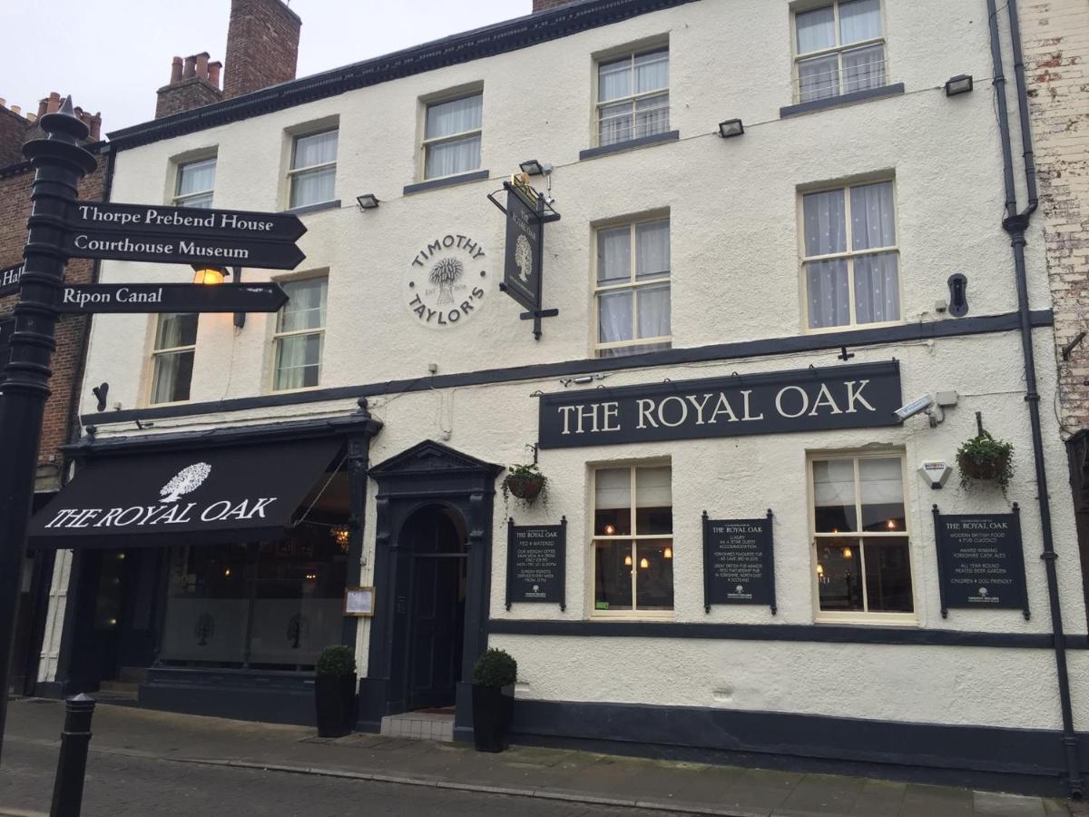 The Royal Oak Ripon Bed & Breakfast Exterior photo